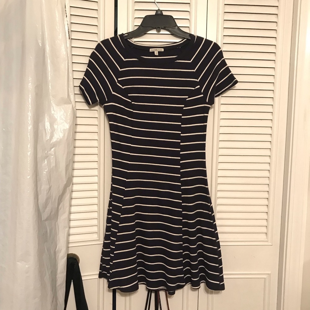 Short sleeve casual dress